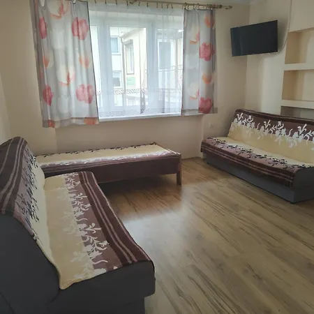 Przy Lesie منزل للإقامة كارفيا